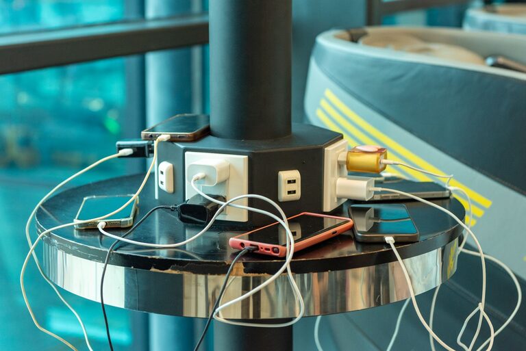 Post: How to set up a charging station for devices